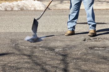 Pothole Filling in York, Pennsylvania by M Jennings Asphalt