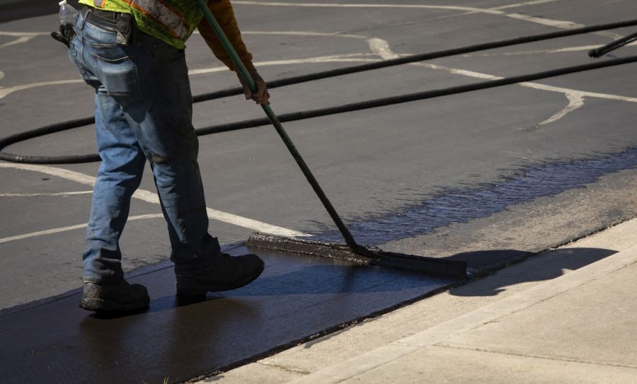 Asphalt sealcoating by M Jennings Asphalt